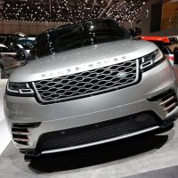 Range Rover Velar Costs Range Rover Sport Money in Geneva, Feels Lavish — autoevolution3